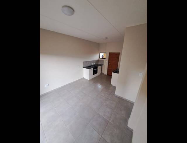 2 BEDROOM PROPERTY TO RENT IN KATLEHONG SOUTH